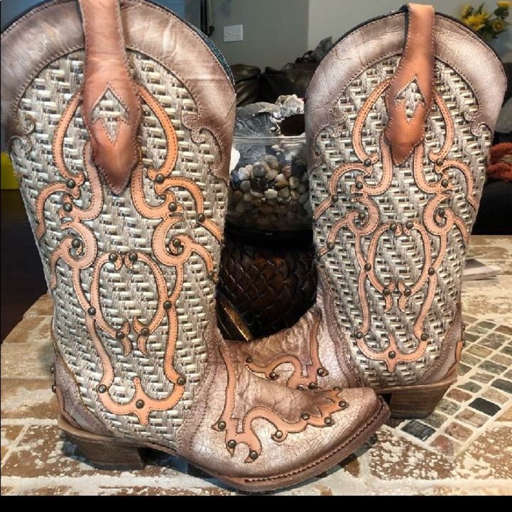 Corral boots
